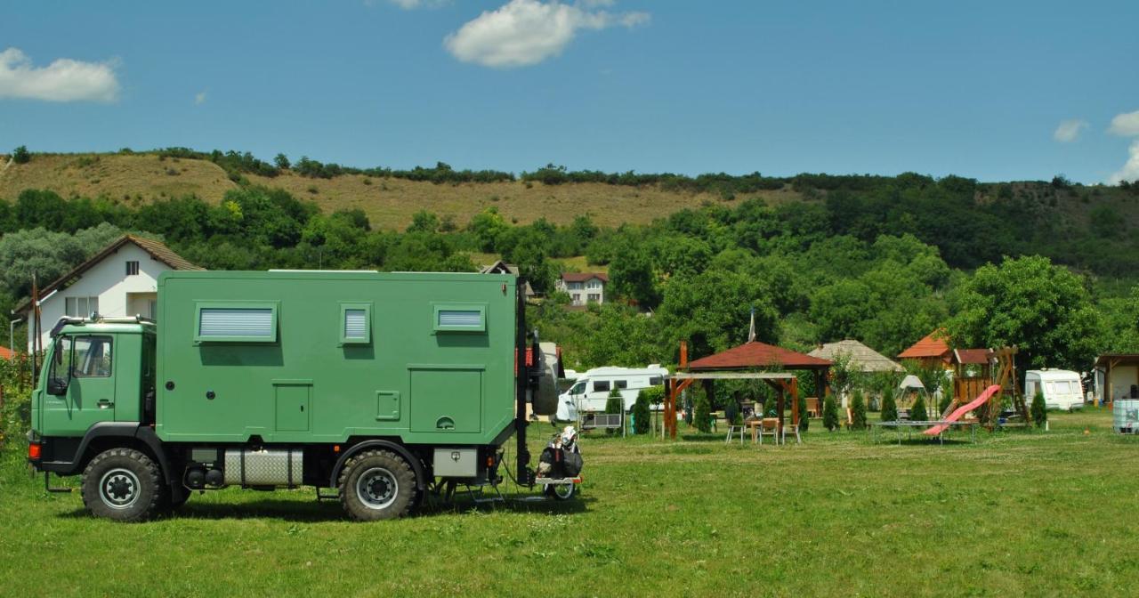 Camping La Foisor Turda Ngoại thất bức ảnh